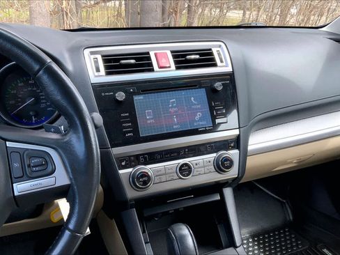 Used 2015 Subaru Outback 2.5i Premium image 7