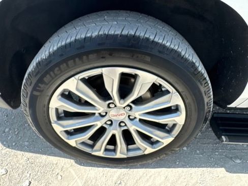 Used 2022 GMC Yukon Denali RWD image 31