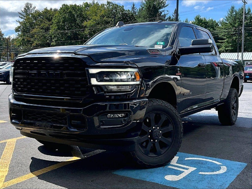 Used 2022 RAM 2500 Big Horn w/ Level C Equiment Group AWD/4WD image 3
