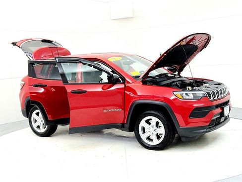 Used 2023 Jeep Compass Sport image 12