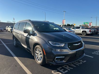 Used 2022 Chrysler Pacifica Touring-L