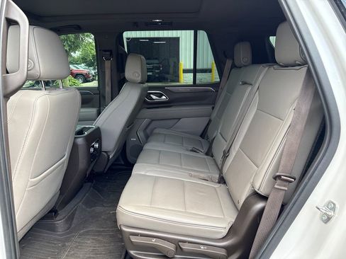 Certified 2021 GMC Yukon SLT w/ SLT Premium Package AWD/4WD image 16