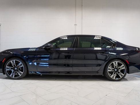 Used 2023 BMW 760i xDrive w/ Luxury Rear Seating Package image 37