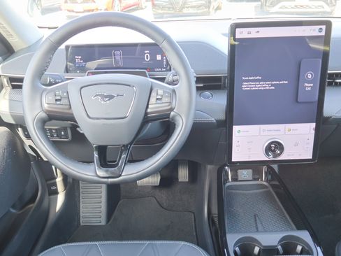 Certified 2024 Ford Mustang Mach-E Select image 25