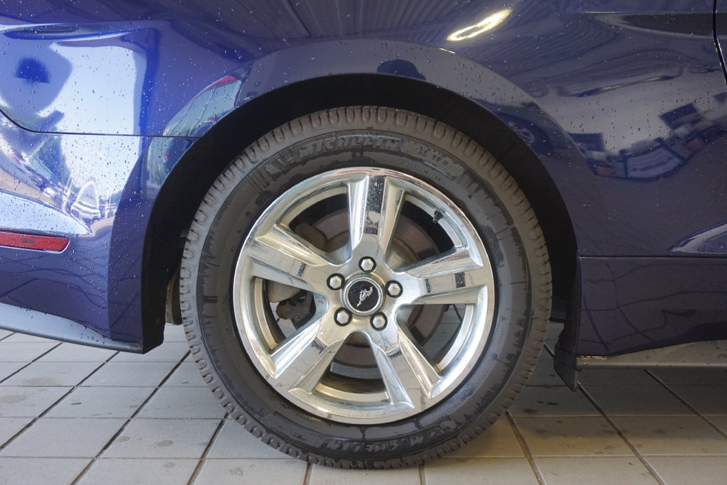 Used 2018 Ford Mustang Coupe RWD image 20