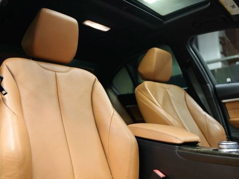 Used 2018 BMW 330i xDrive Sedan w/ M Sport Package image 22