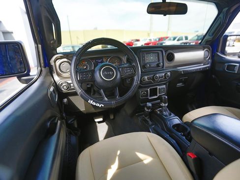 Used 2018 Jeep Wrangler Unlimited Sport image 11