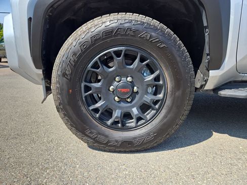 Used 2025 Toyota 4Runner TRD Off-Road AWD/4WD image 10