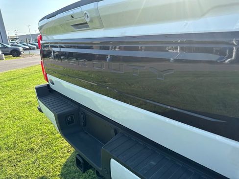 Used 2026 Ford F450 Platinum w/ FX4 Off-Road Package AWD/4WD image 14