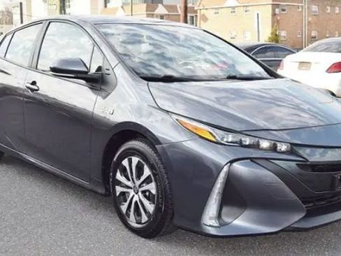 Used 2021 Toyota Prius Prime XLE image 1