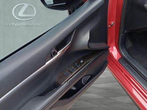 Used 2022 Toyota Camry XSE image 8