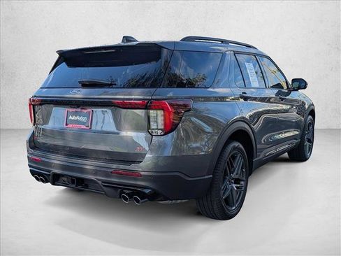 Used 2026 Ford Explorer ST RWD image 5