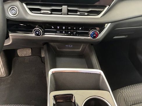 Used 2025 Chevrolet Equinox LT w/ Safety and Technology Package image 21