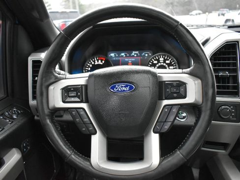 Used 2019 Ford F150 Lariat w/ Equipment Group 502A Luxury AWD/4WD image 14