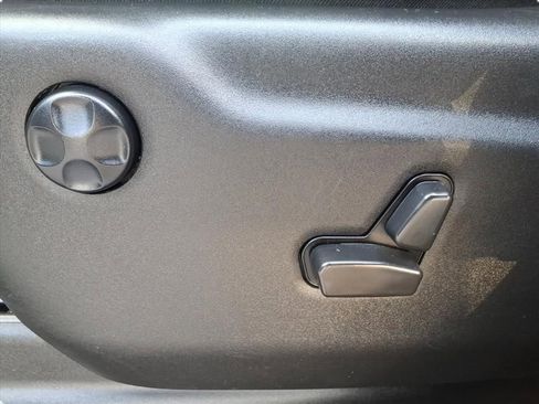 Used 2021 Jeep Grand Cherokee Laredo X image 12