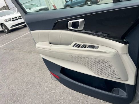 Used 2025 Kia Carnival SX Prestige FWD image 21