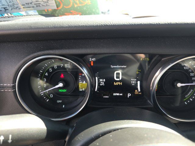 Used 2023 Jeep Wrangler Unlimited Sahara w/ Cold Weather Group AWD/4WD image 18