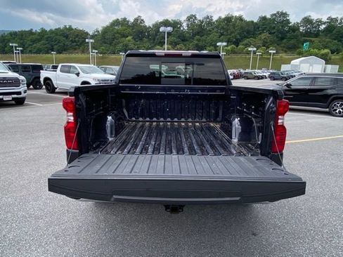Used 2024 Chevrolet Silverado 1500 LT w/ Convenience Package II AWD/4WD image 9