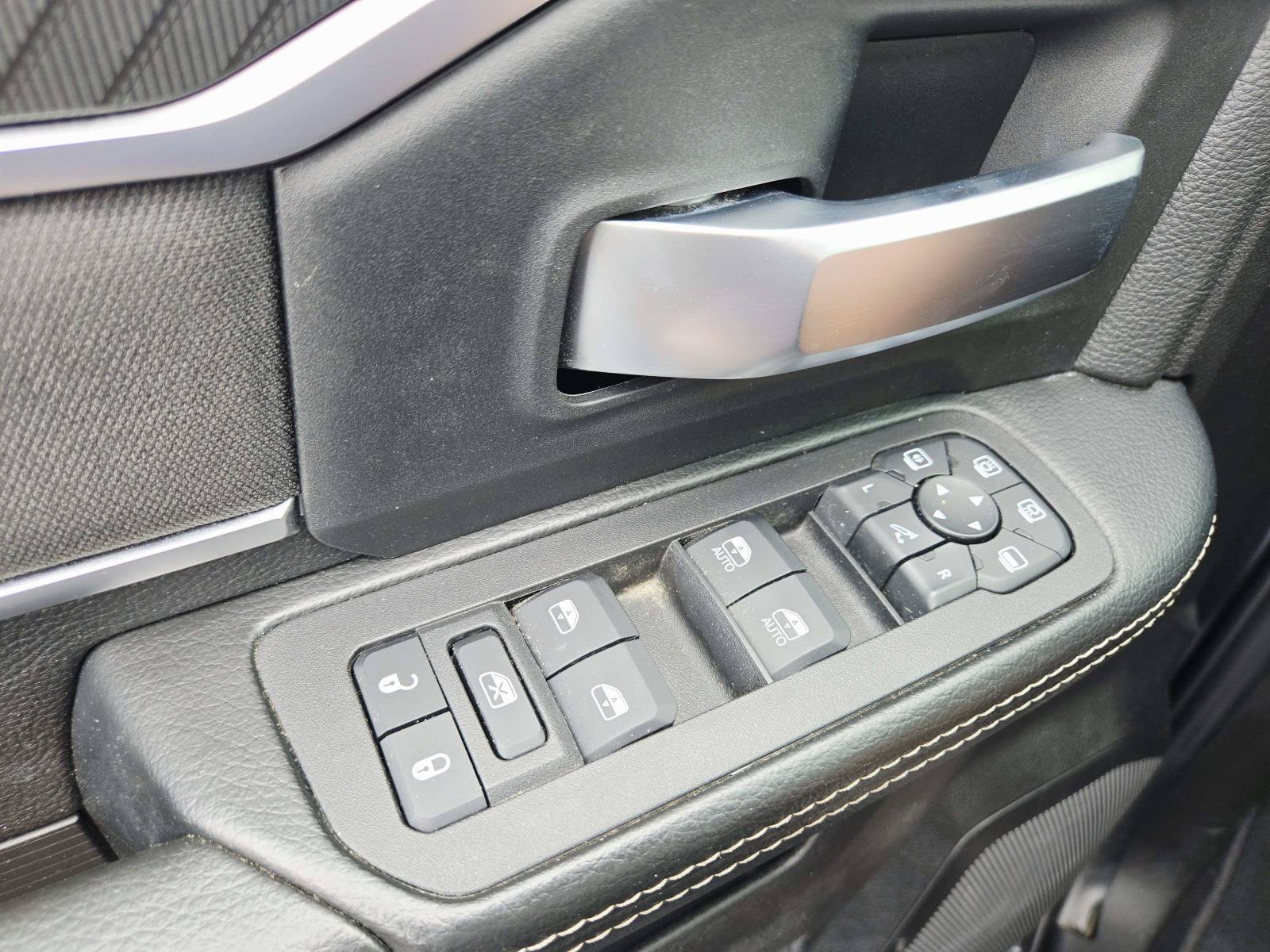 Used 2025 RAM 2500 Big Horn AWD/4WD image 37
