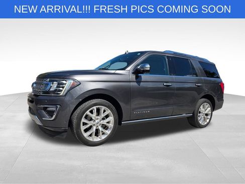 Used 2019 Ford Expedition Platinum RWD image 2