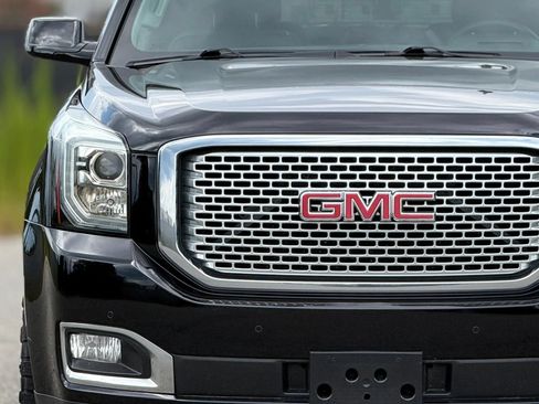 Used 2016 GMC Yukon XL Denali w/ Open Road Package AWD/4WD image 11