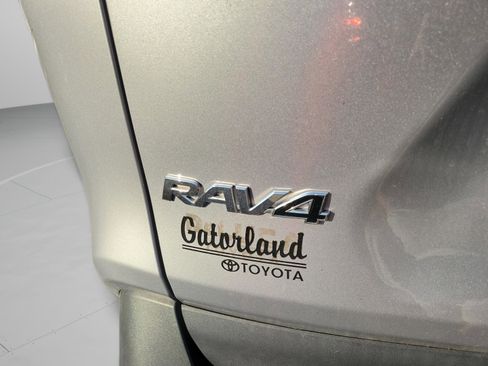 Used 2021 Toyota RAV4 Limited FWD image 23