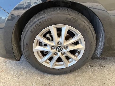 Used 2016 MAZDA MAZDA3 i Sport w/ Preferred Equipment Package FWD image 3