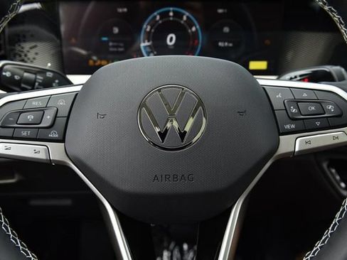 New 2026 Volkswagen Tiguan SE AWD/4WD image 18
