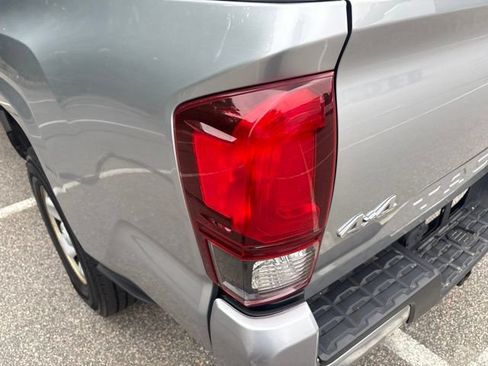 Used 2021 Toyota Tacoma SR AWD/4WD image 15