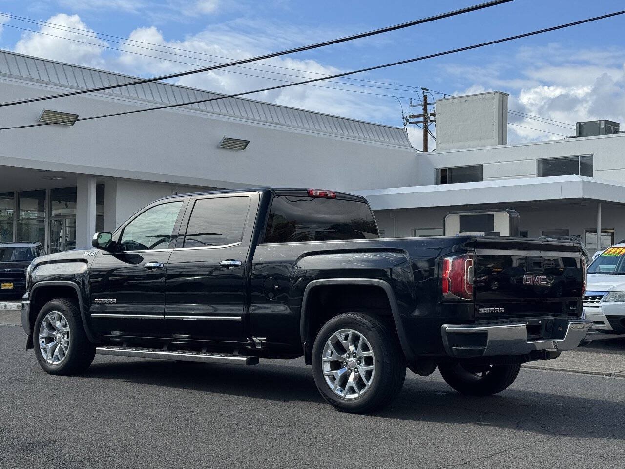 Used 2017 GMC Sierra 1500 SLT w/ SLT Premium Package AWD/4WD image 12