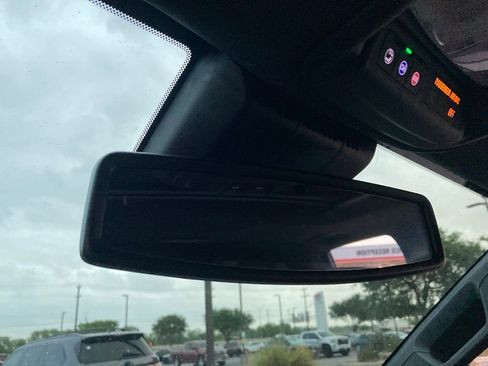 Used 2025 Chevrolet Colorado ZR2 w/ Midnight Edition image 27