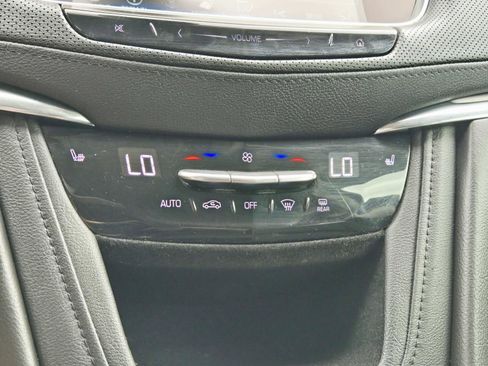 Used 2018 Cadillac XT5 Luxury w/ Driver Awareness Package AWD/4WD image 31