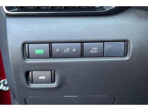 Used 2025 Nissan Sentra SR FWD image 38