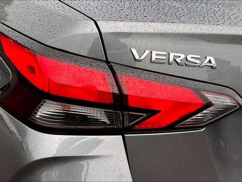 Used 2023 Nissan Versa SV FWD image 32