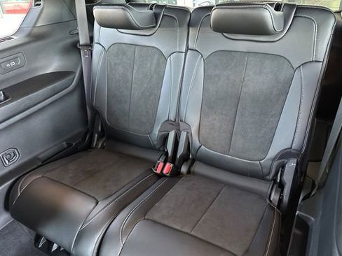 New 2025 Jeep Grand Cherokee L Laredo image 16