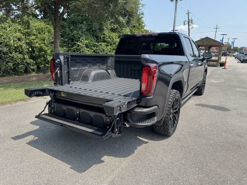 Used 2023 GMC Sierra 1500 Denali w/ Technology Package AWD/4WD image 8