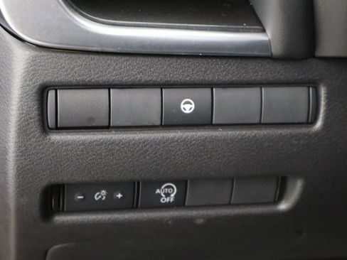 Used 2023 Nissan Rogue SV FWD image 22