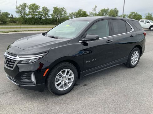 Used 2024 Chevrolet Equinox LT w/ LPO, Floor Liner Package FWD image 4