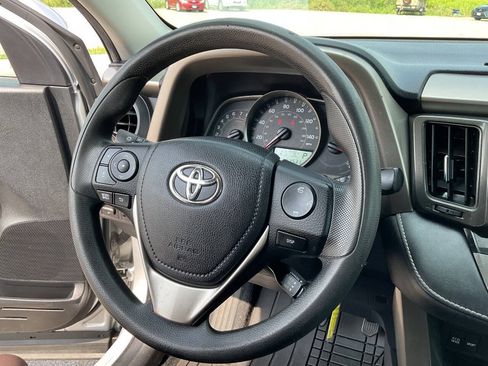 Used 2014 Toyota RAV4 XLE AWD/4WD image 17