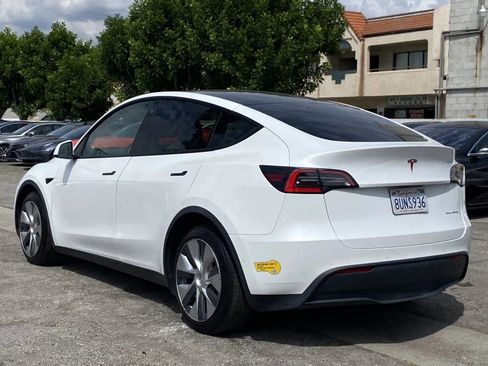 Used 2021 Tesla Model Y Long Range image 2