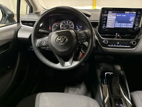Used 2022 Toyota Corolla LE FWD image 11