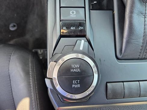Used 2025 Toyota Tacoma SR5 AWD/4WD image 34