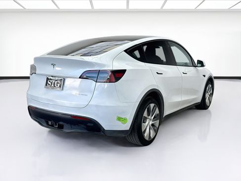 Used 2023 Tesla Model Y Long Range AWD/4WD image 4