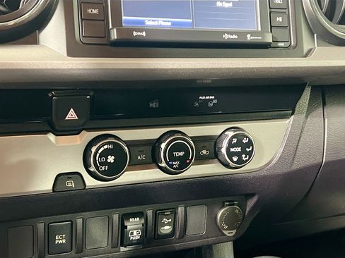 Used 2018 Toyota Tacoma SR5 image 26