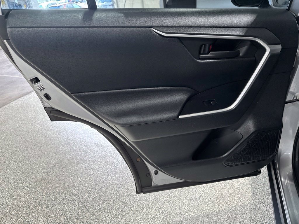 Certified 2020 Toyota RAV4 LE w/ Carpet Mat Package AWD/4WD image 15