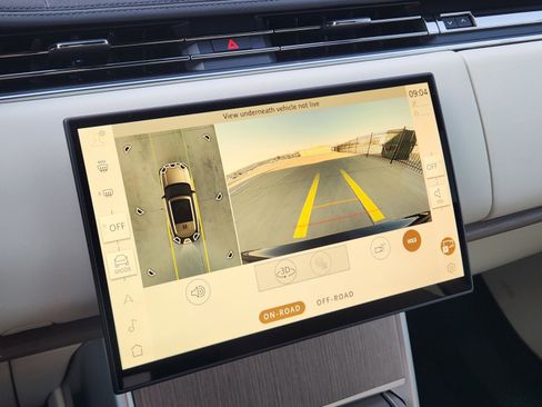 New 2026 Land Rover Range Rover SE image 13