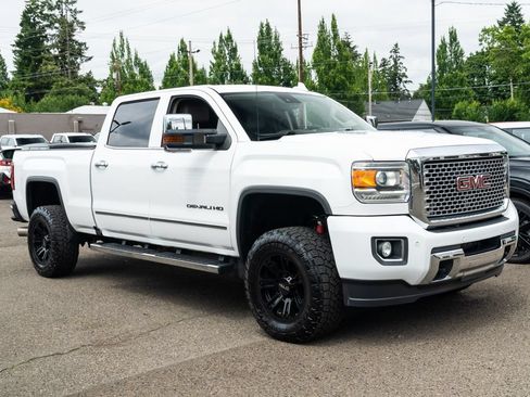 Used 2016 GMC Sierra 2500 Denali w/ Duramax Plus Package AWD/4WD image 1