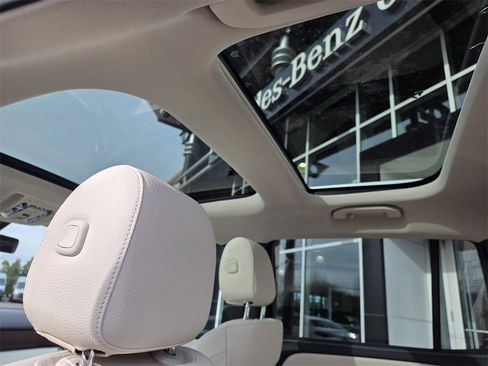 Certified 2022 Mercedes-Benz GLB 250 4MATIC image 20