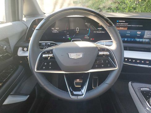 New 2025 Cadillac Optiq Sport 1 image 10