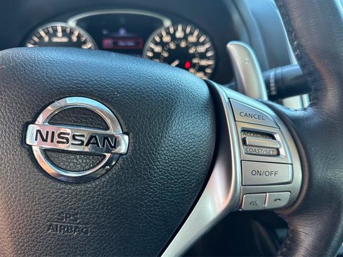 Used 2018 Nissan Altima 2.5 SR FWD image 16